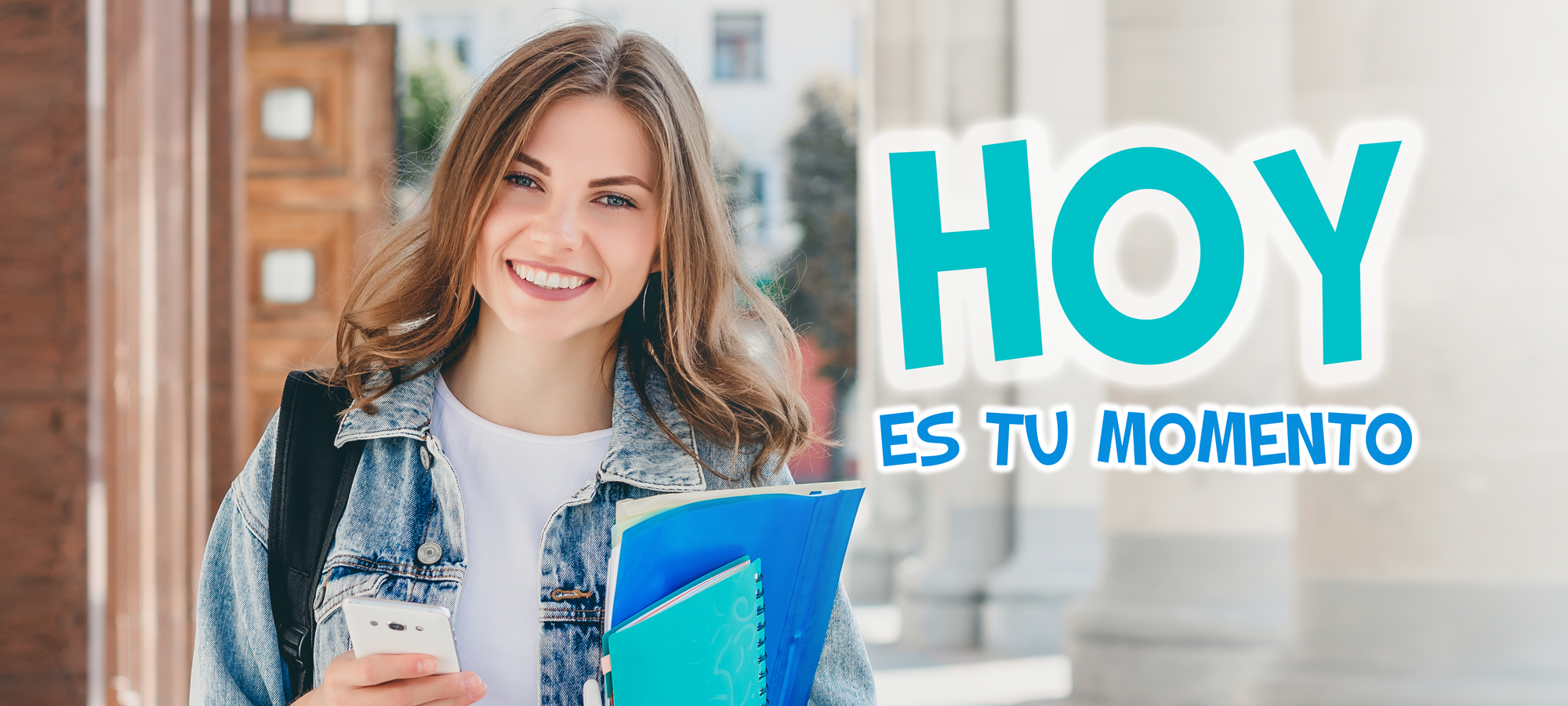 HOY ES TU MOMENTO. Estudiante con libros.